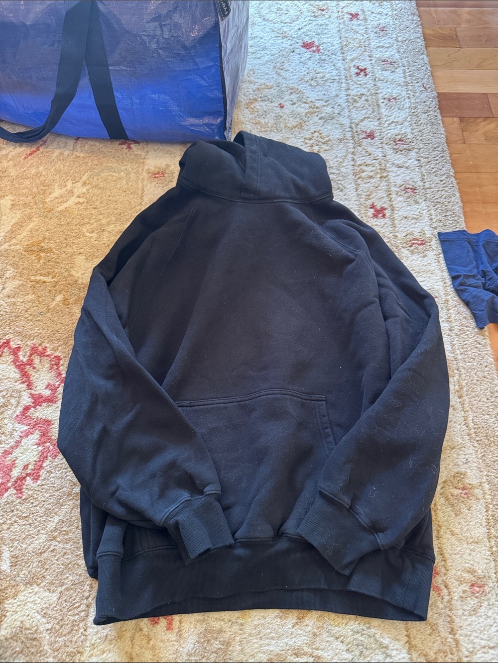 Aritzia Black Pullover Hoodie